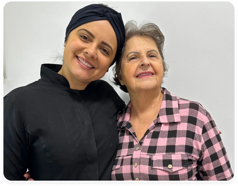 Dra Carol Camerini - Implantes e Protocolos - no Cambuci e Mooca-SP